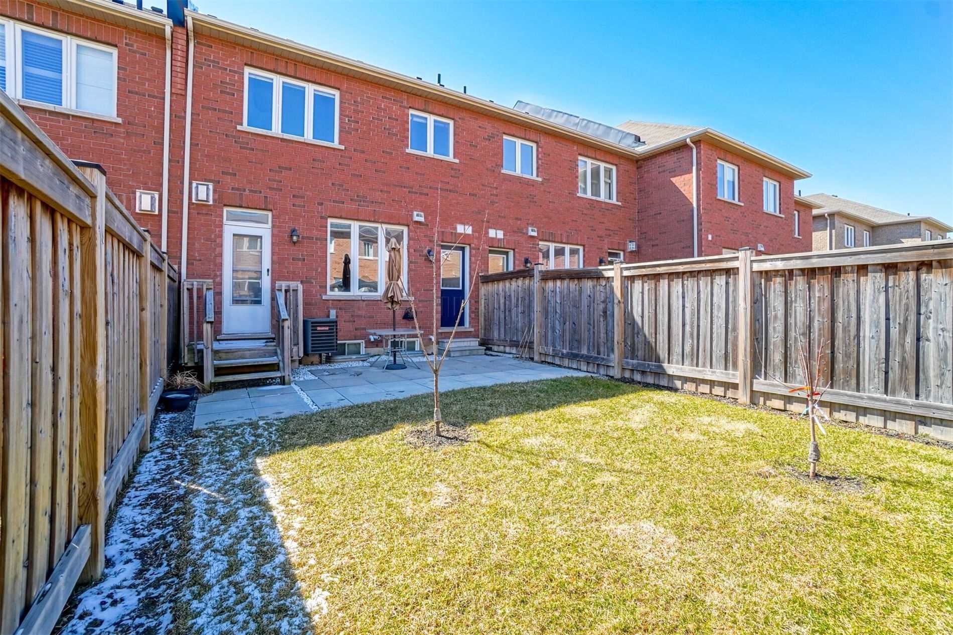963 Transom Cres