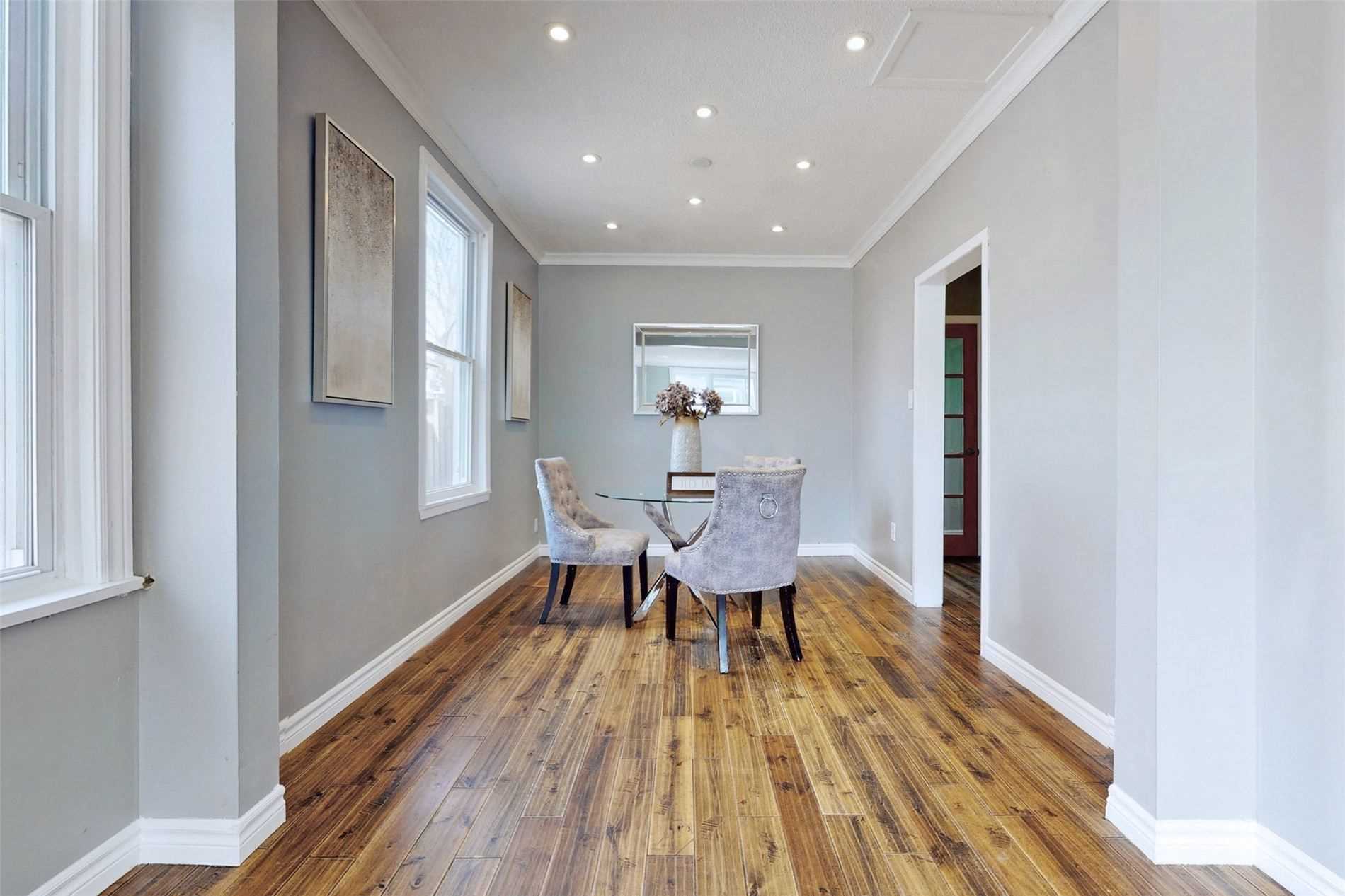 37 John St