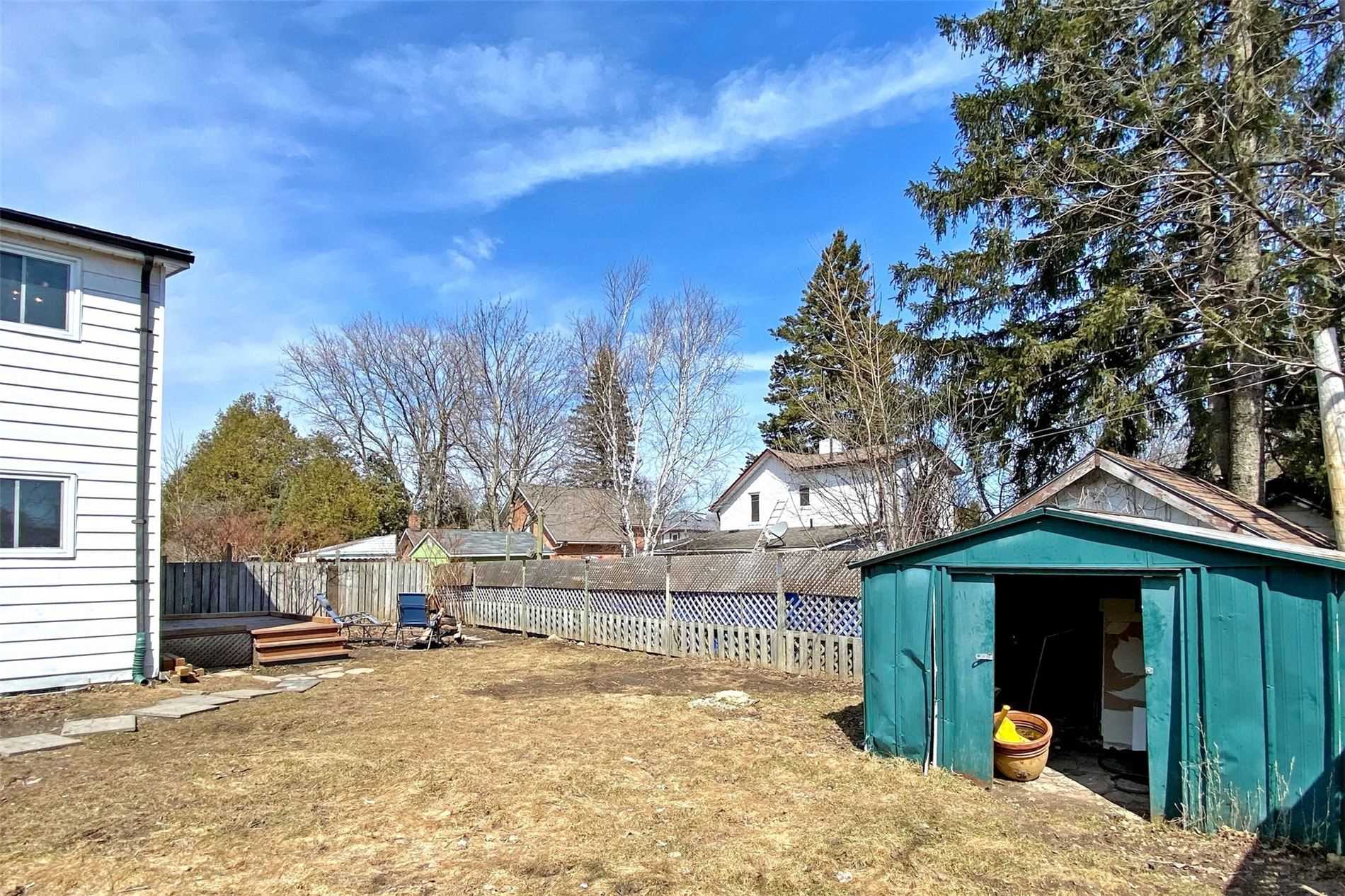 37 John St