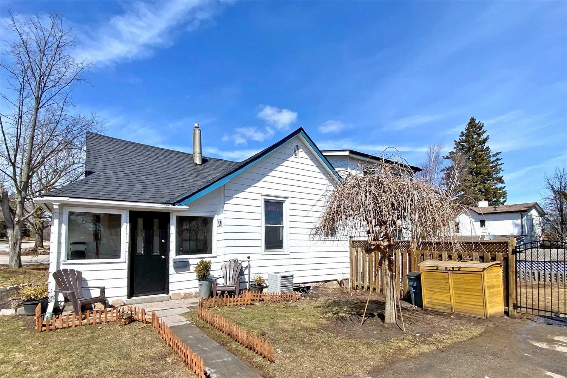 37 John St