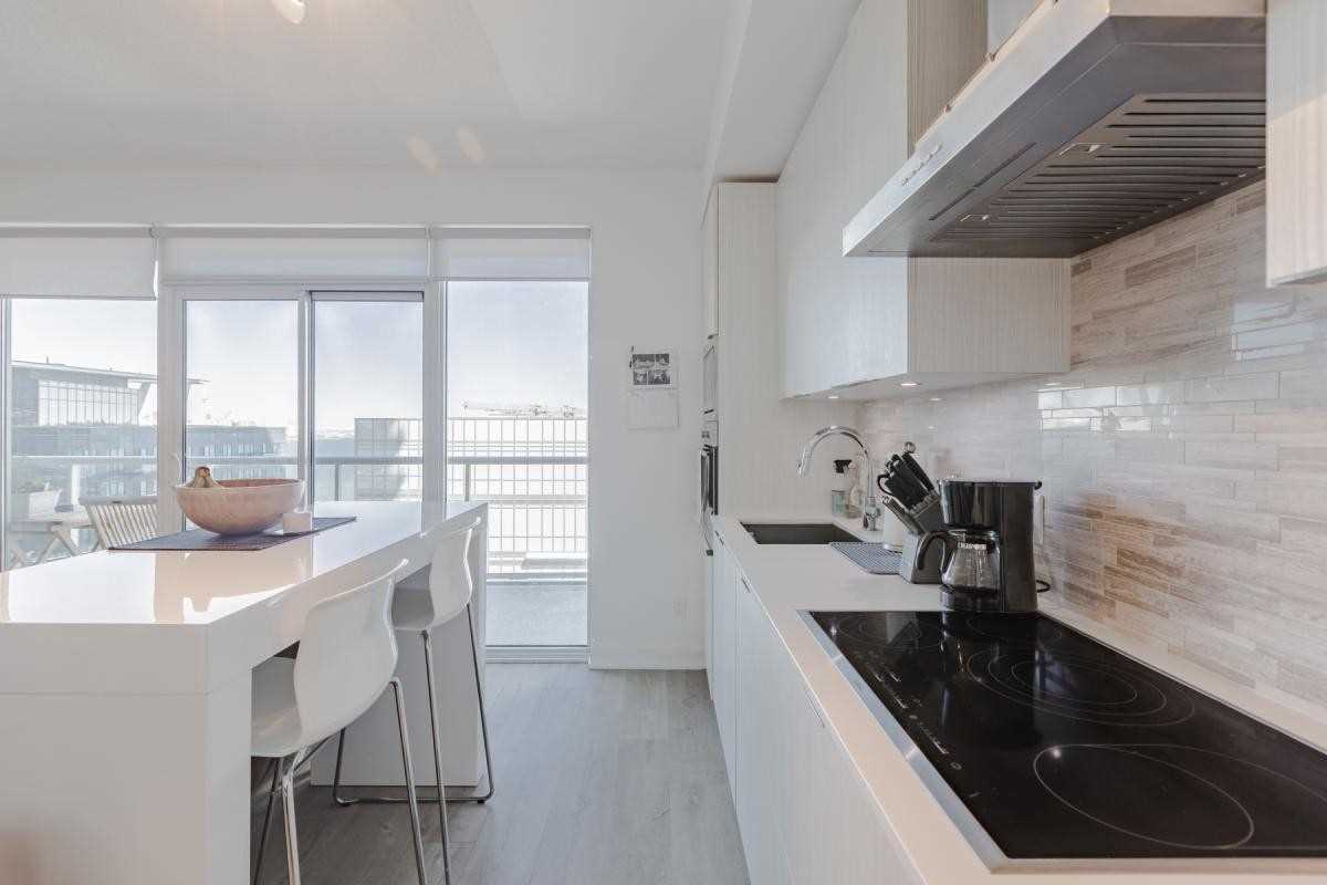 56 Annie Craig Dr, #1802