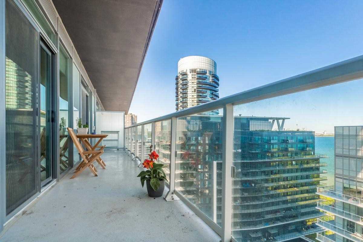 56 Annie Craig Dr, #1802