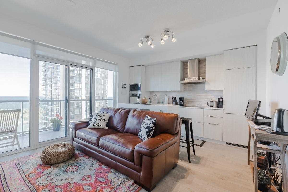 56 Annie Craig Dr, #1802