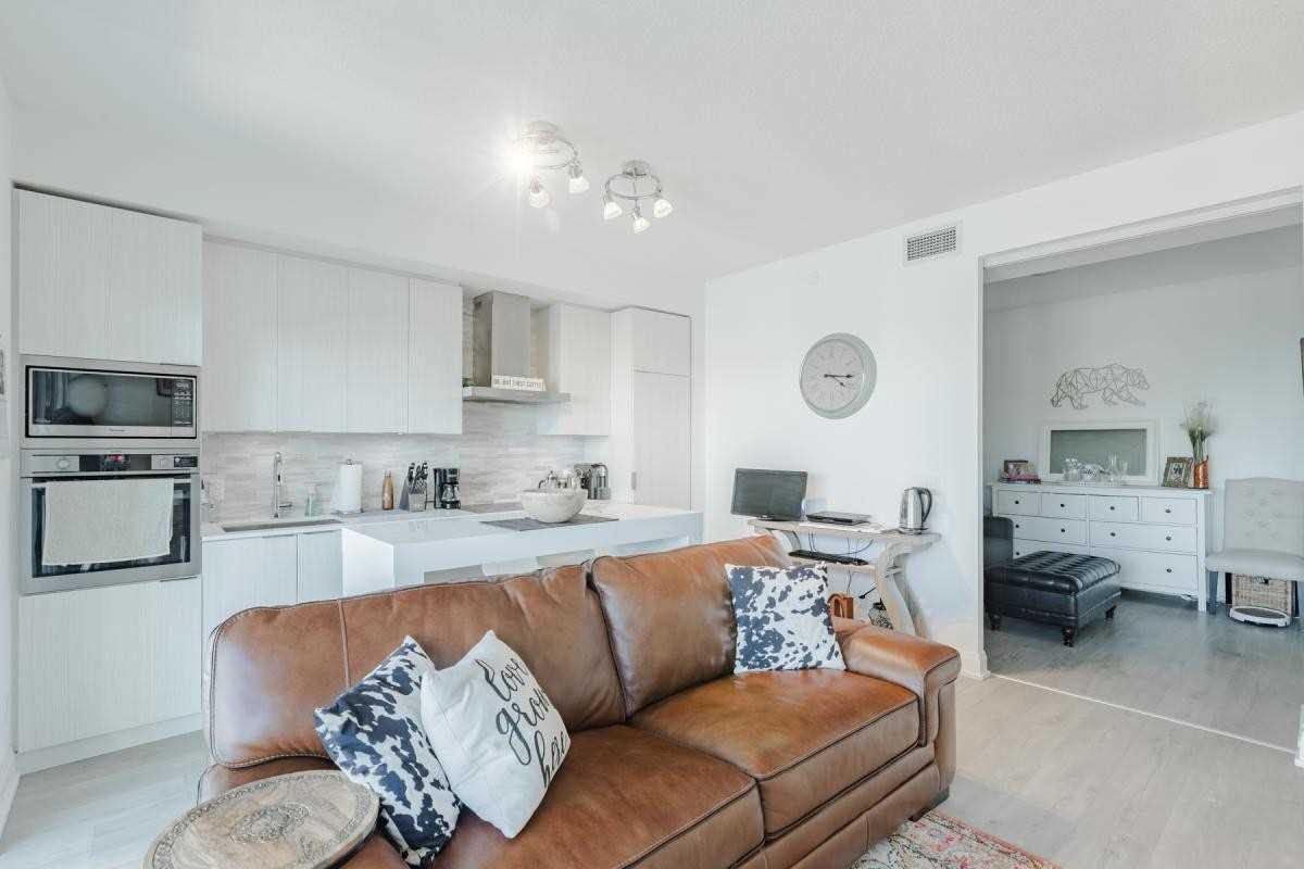 56 Annie Craig Dr, #1802