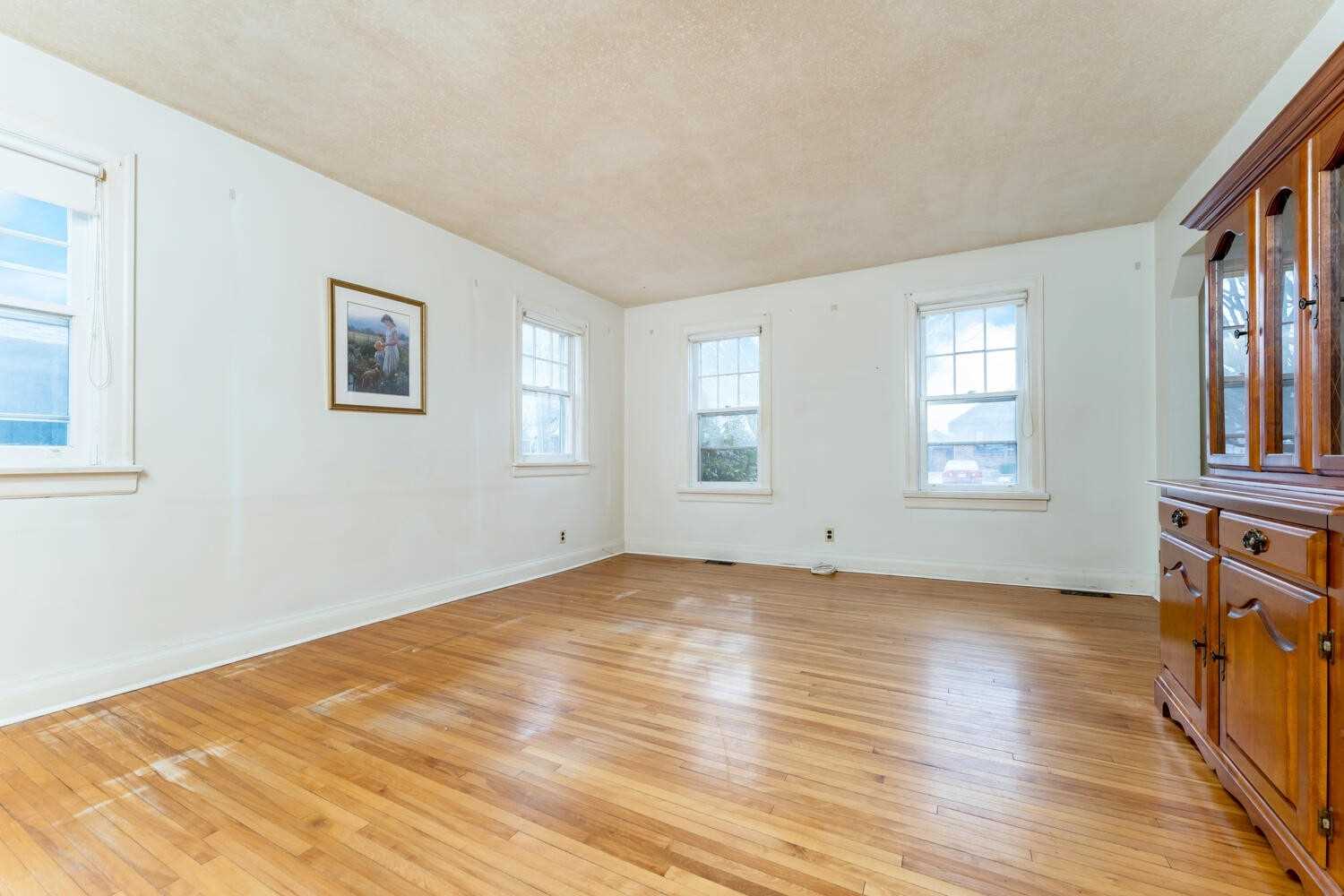 269 Peel St