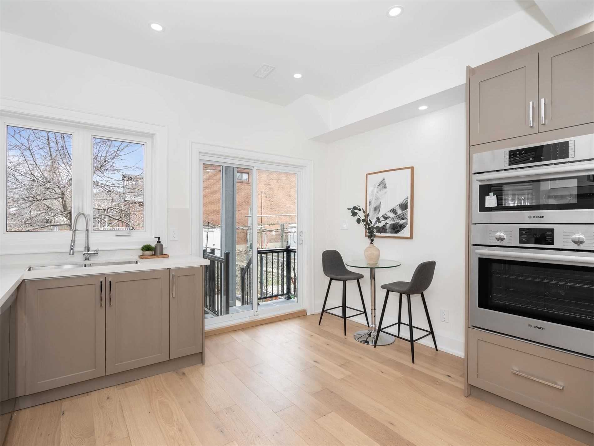1007 Ossington Ave