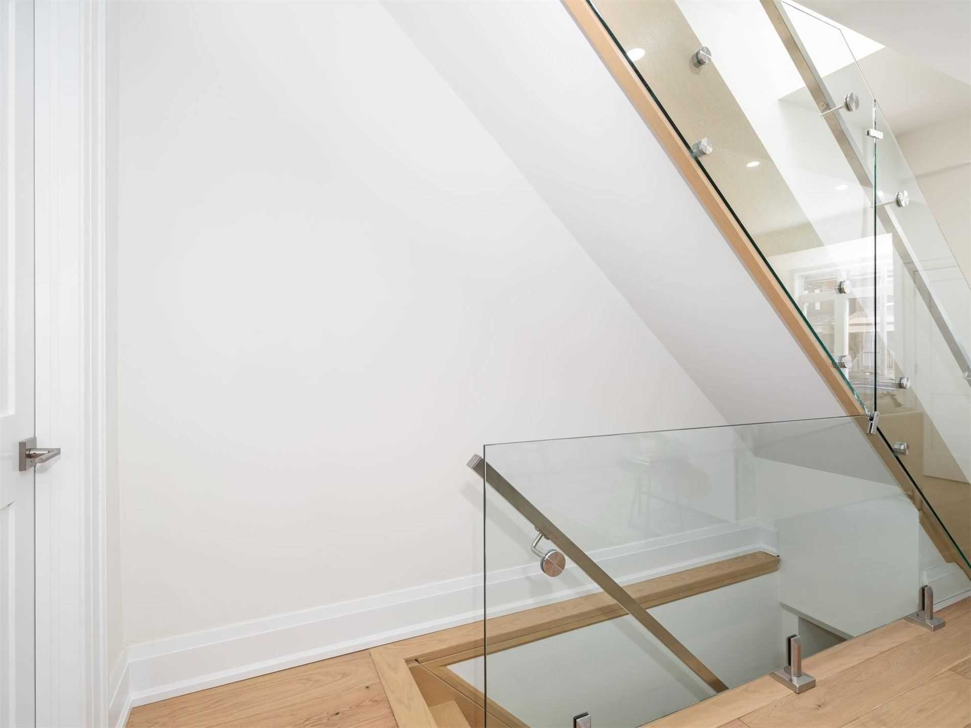 1007 Ossington Ave