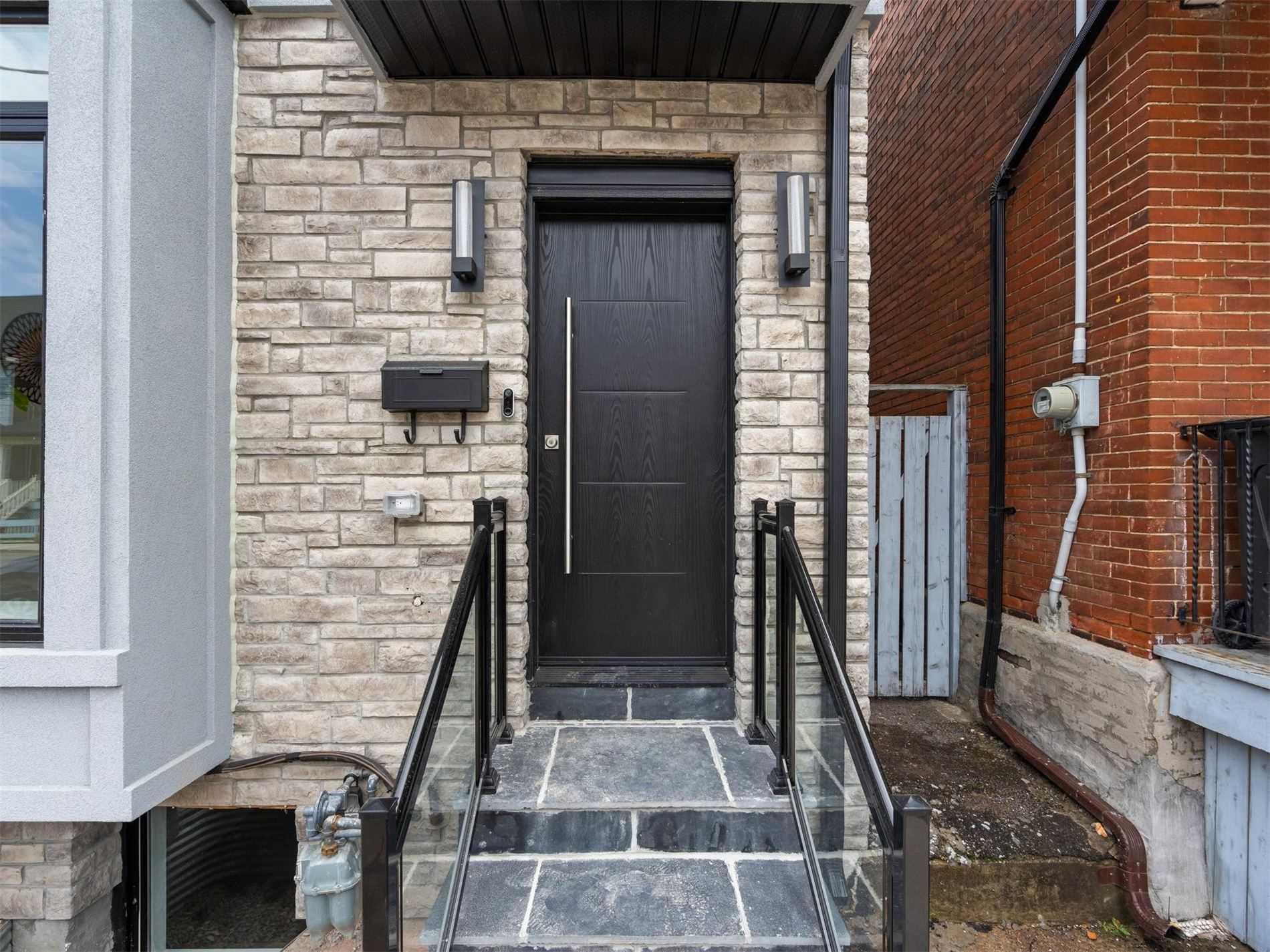 1007 Ossington Ave