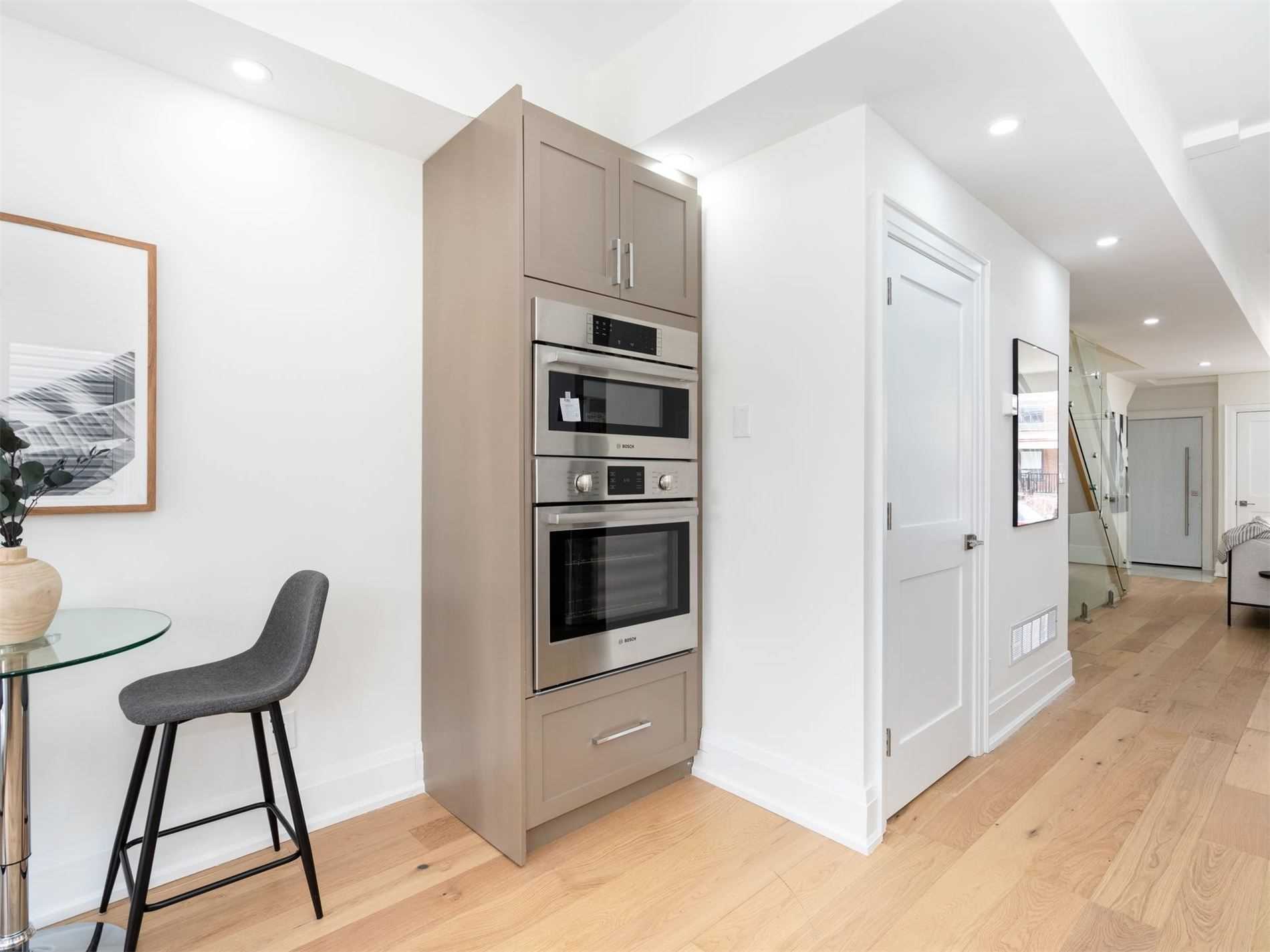 1007 Ossington Ave
