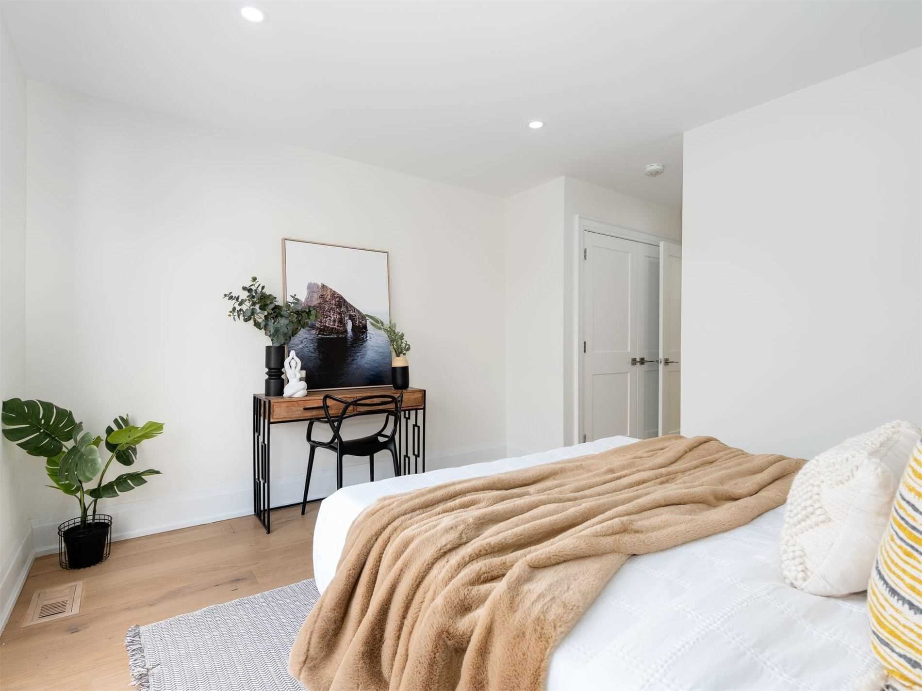 1007 Ossington Ave