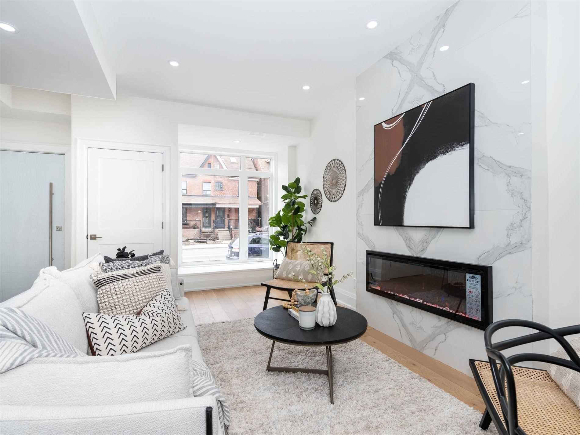 1007 Ossington Ave