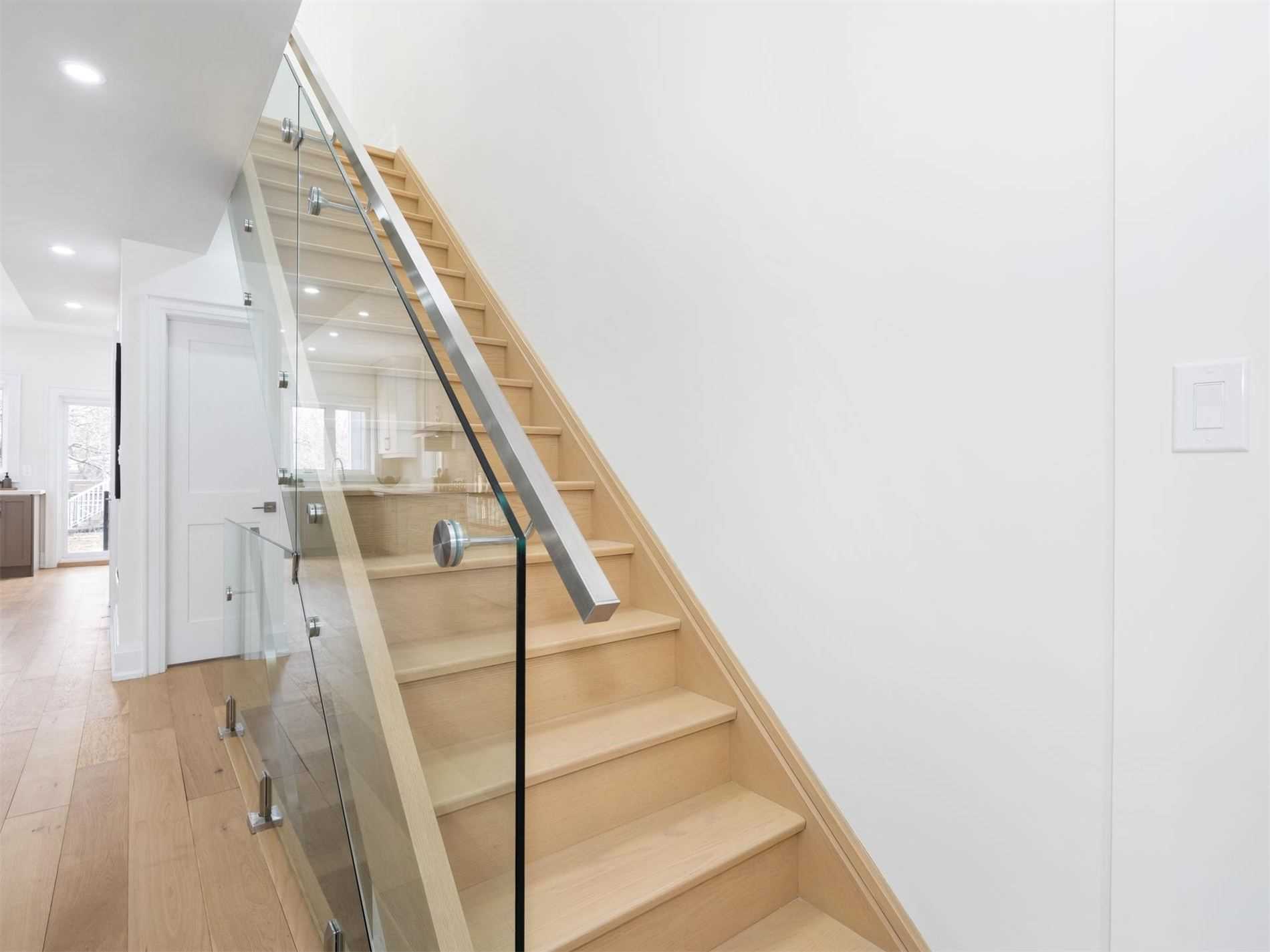 1007 Ossington Ave