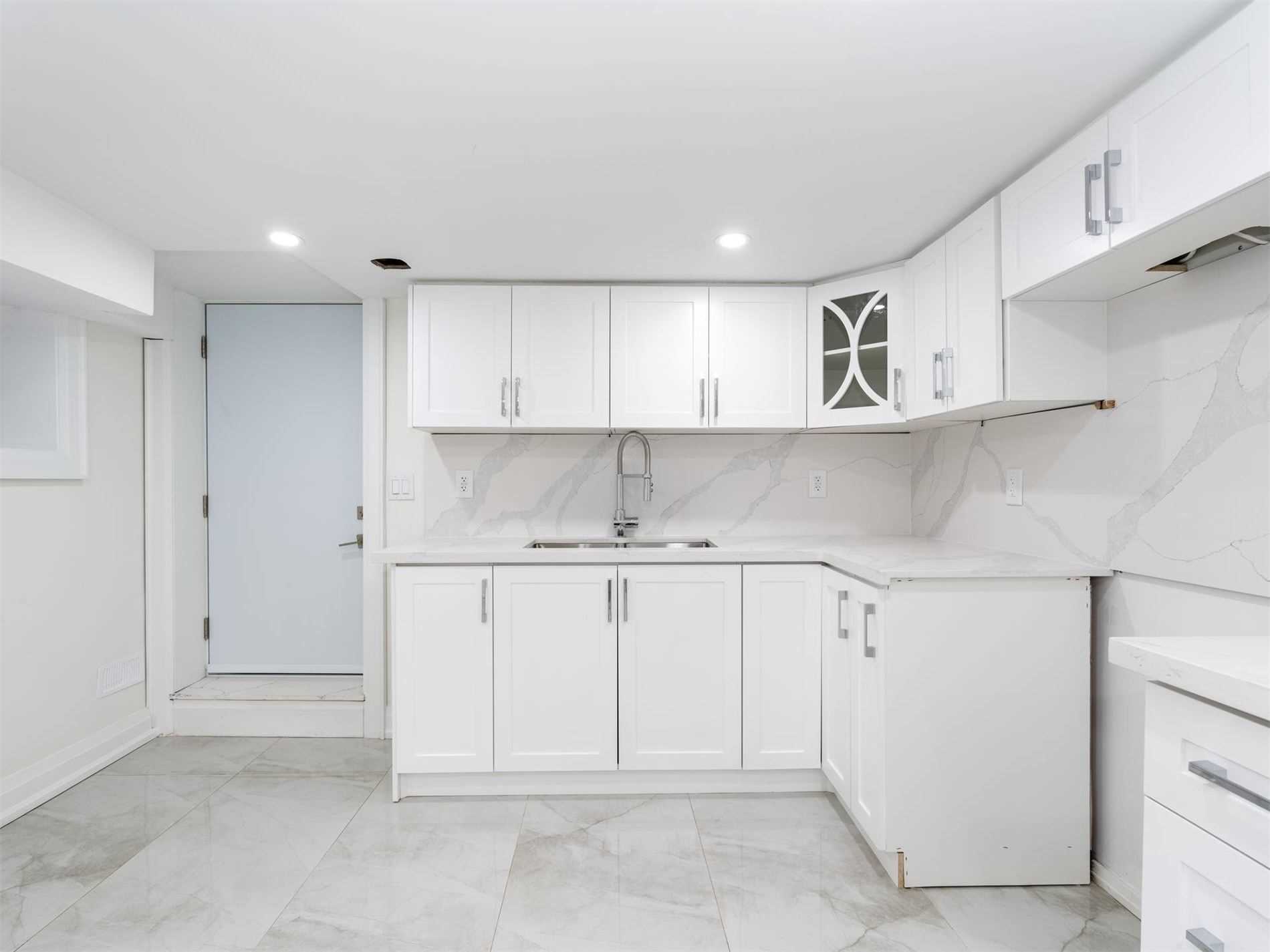 1007 Ossington Ave