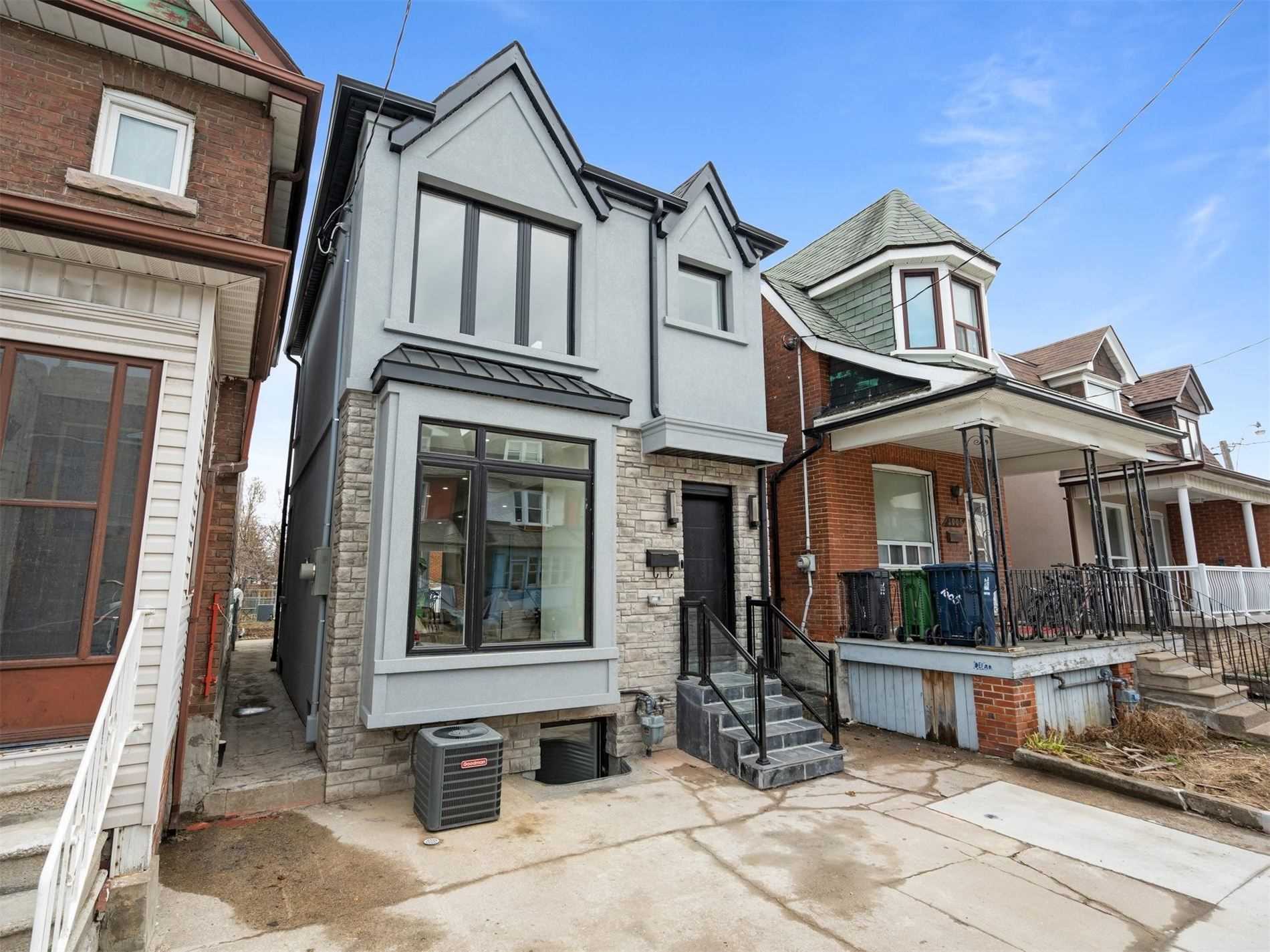1007 Ossington Ave