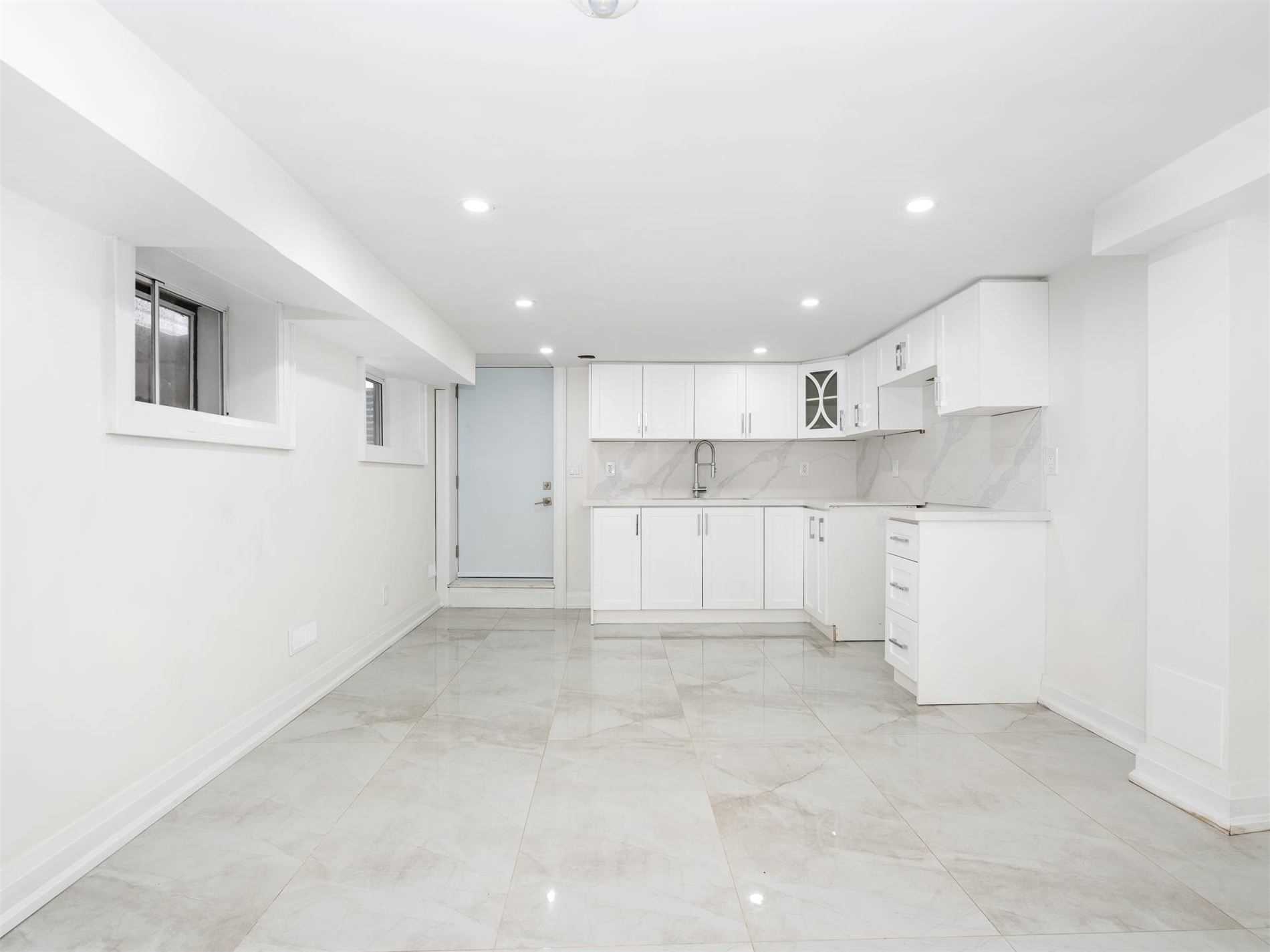 1007 Ossington Ave