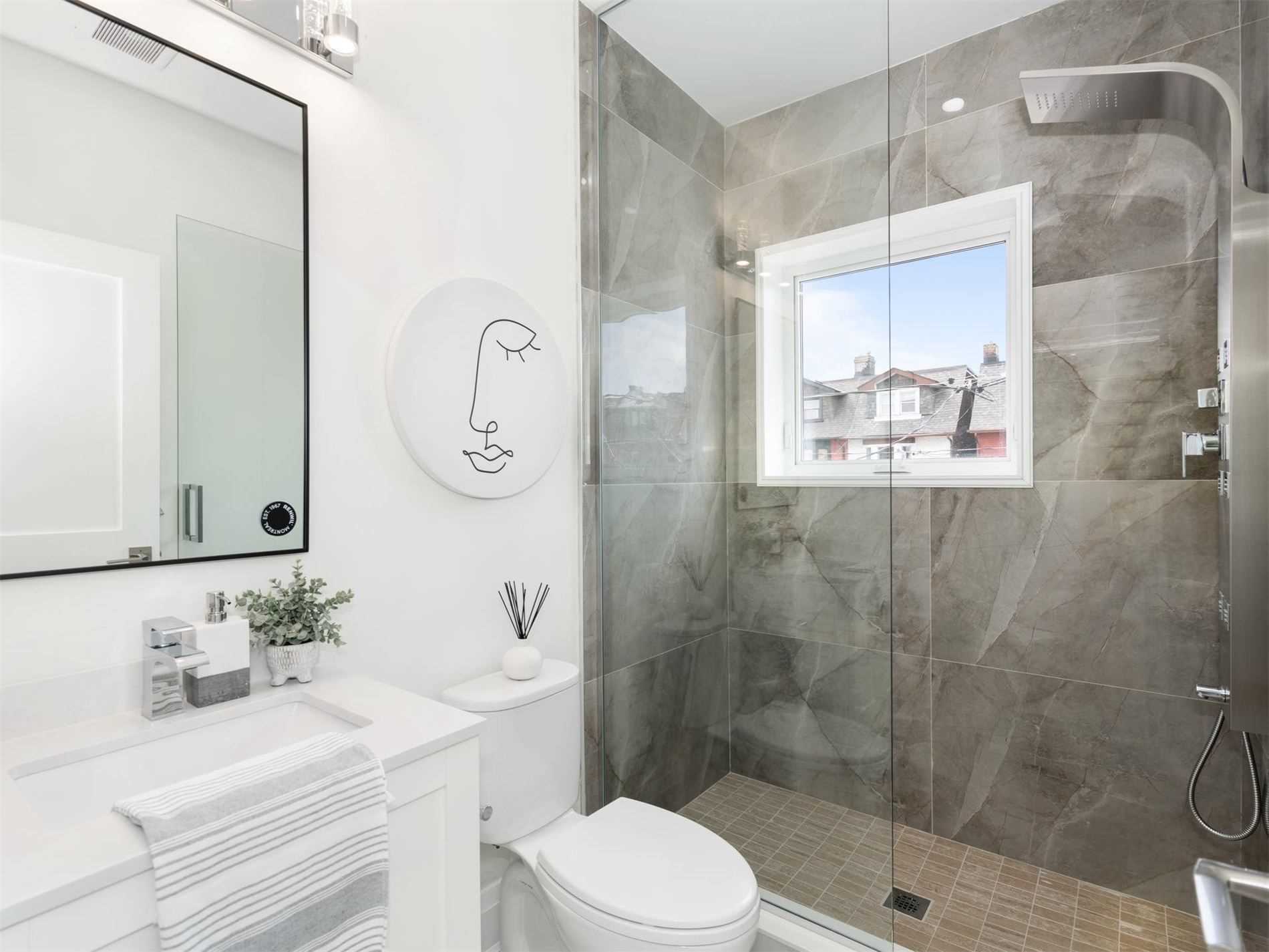 1007 Ossington Ave