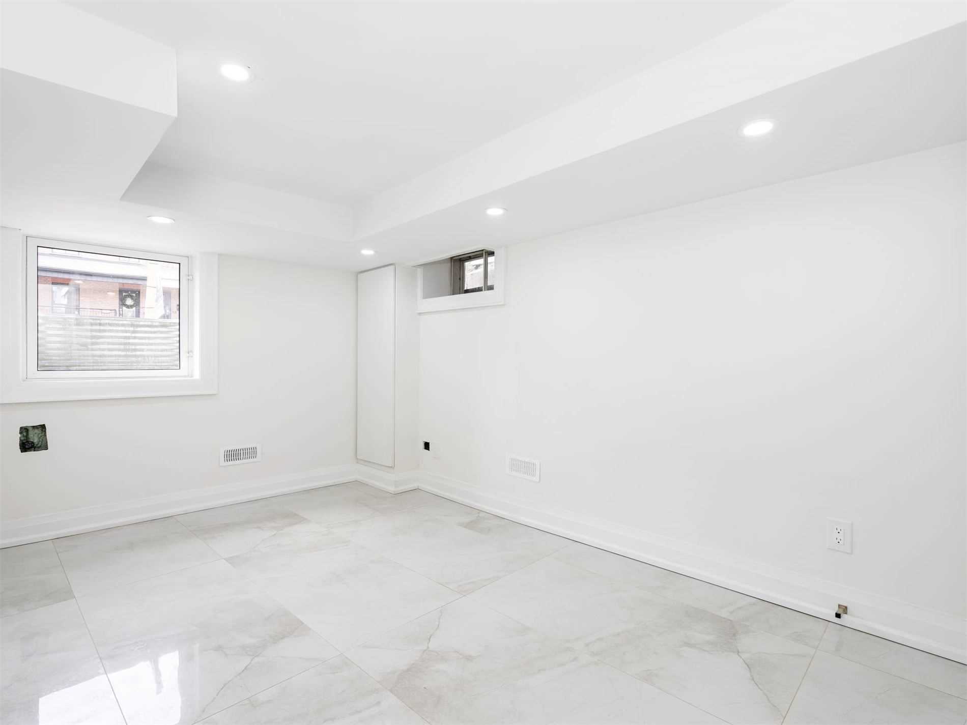 1007 Ossington Ave