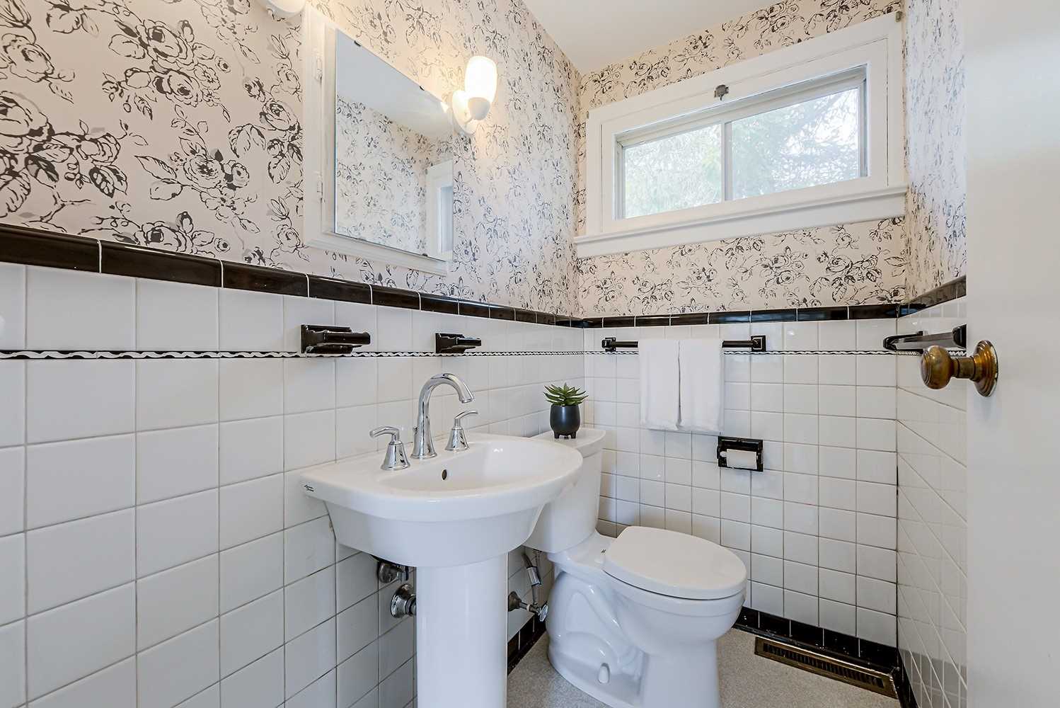 402 Macdonald Rd