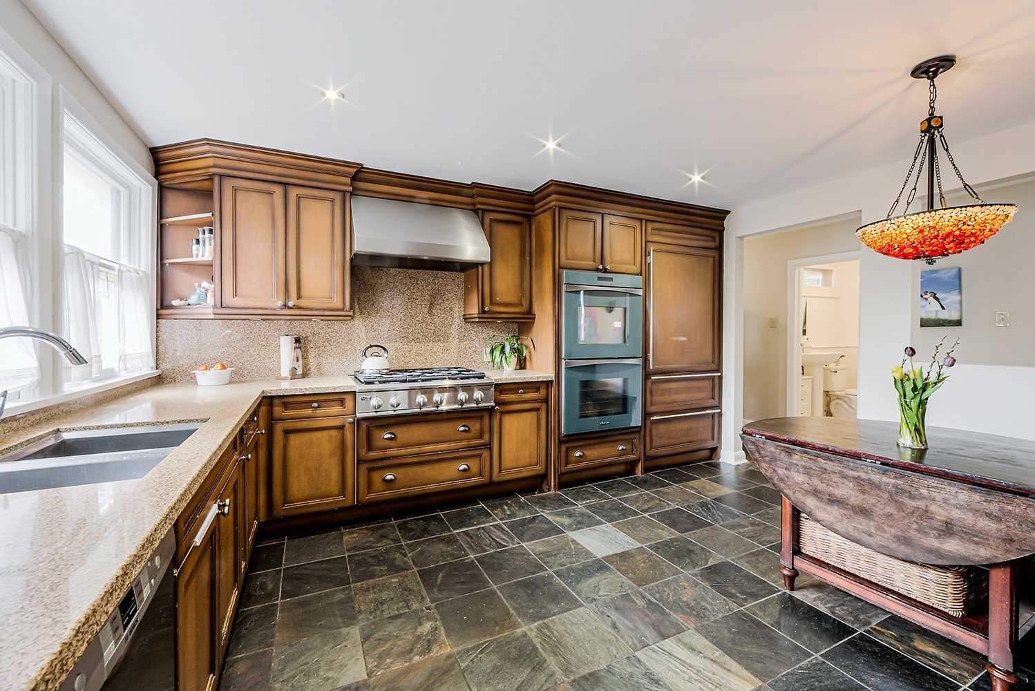 402 Macdonald Rd