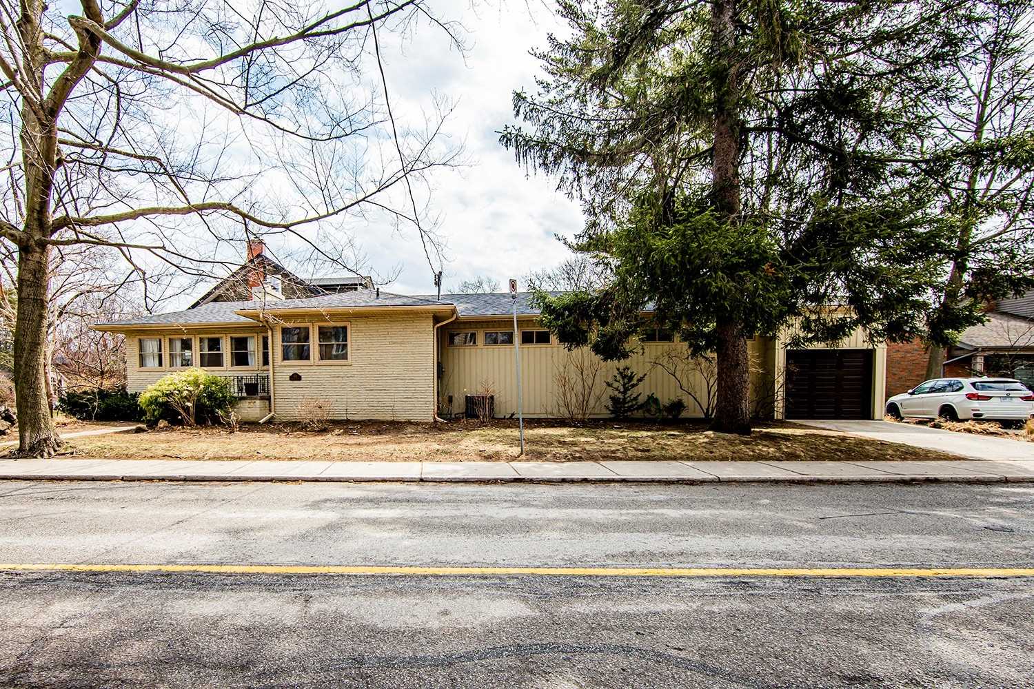 402 Macdonald Rd