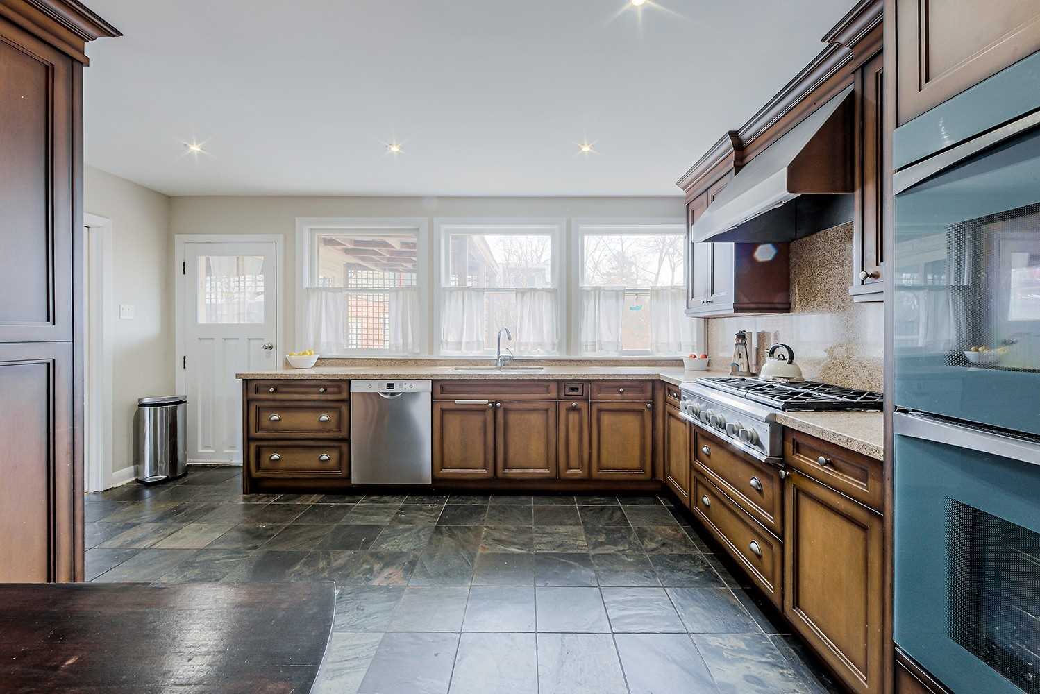 402 Macdonald Rd