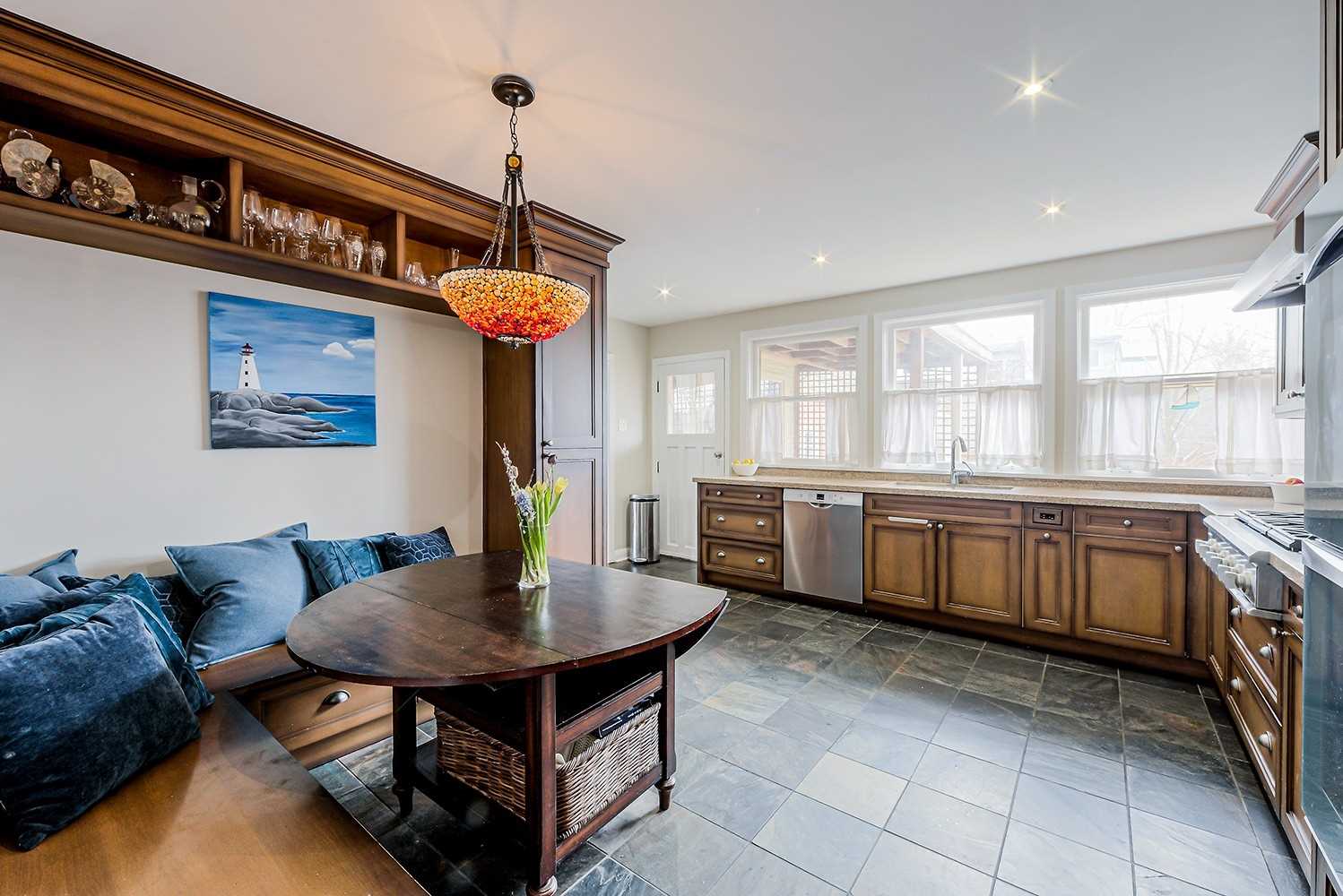402 Macdonald Rd