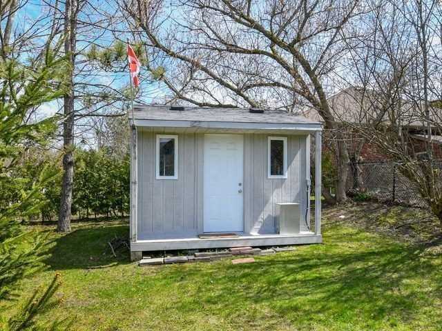 11 Maple Lane