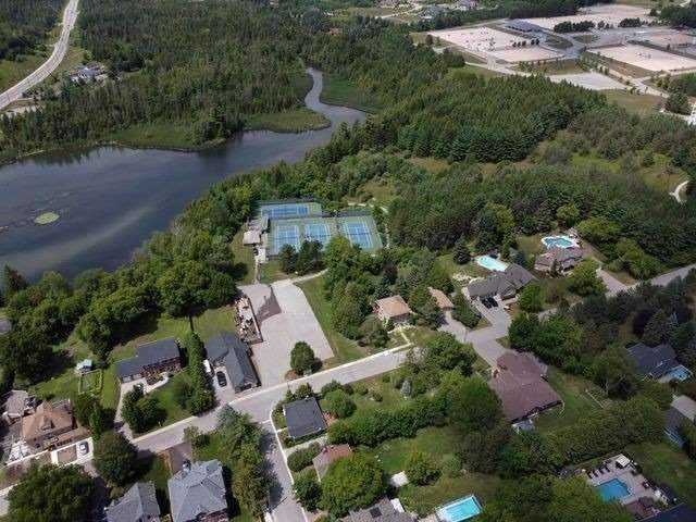11 Maple Lane