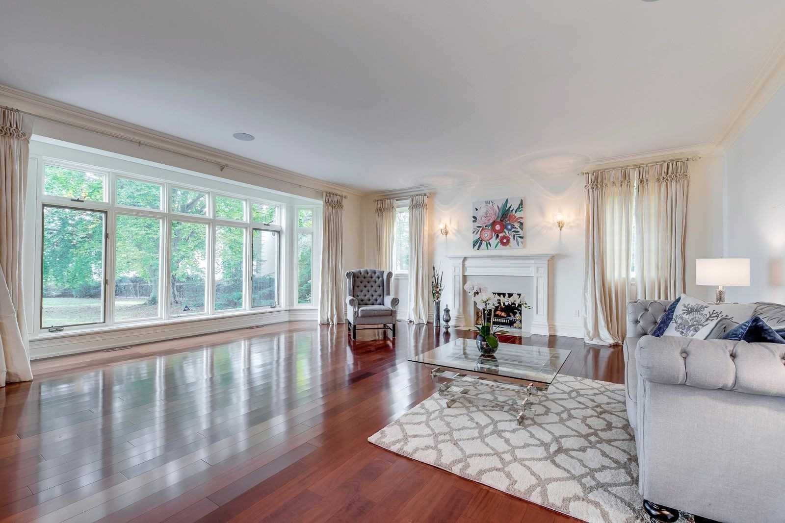 21 Ennisclare Dr E