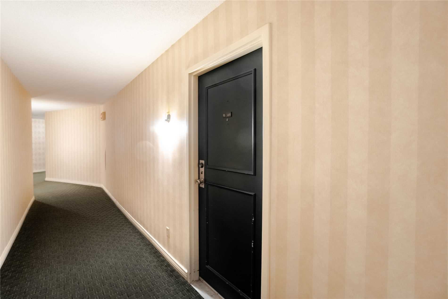 Listing W5576170 - Large Photo # 4