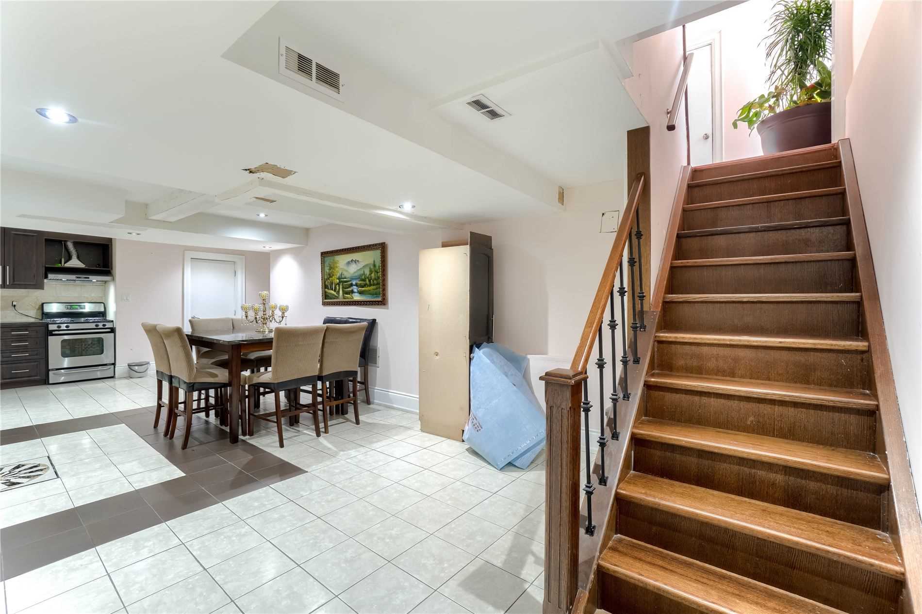 228 Fernforest Dr