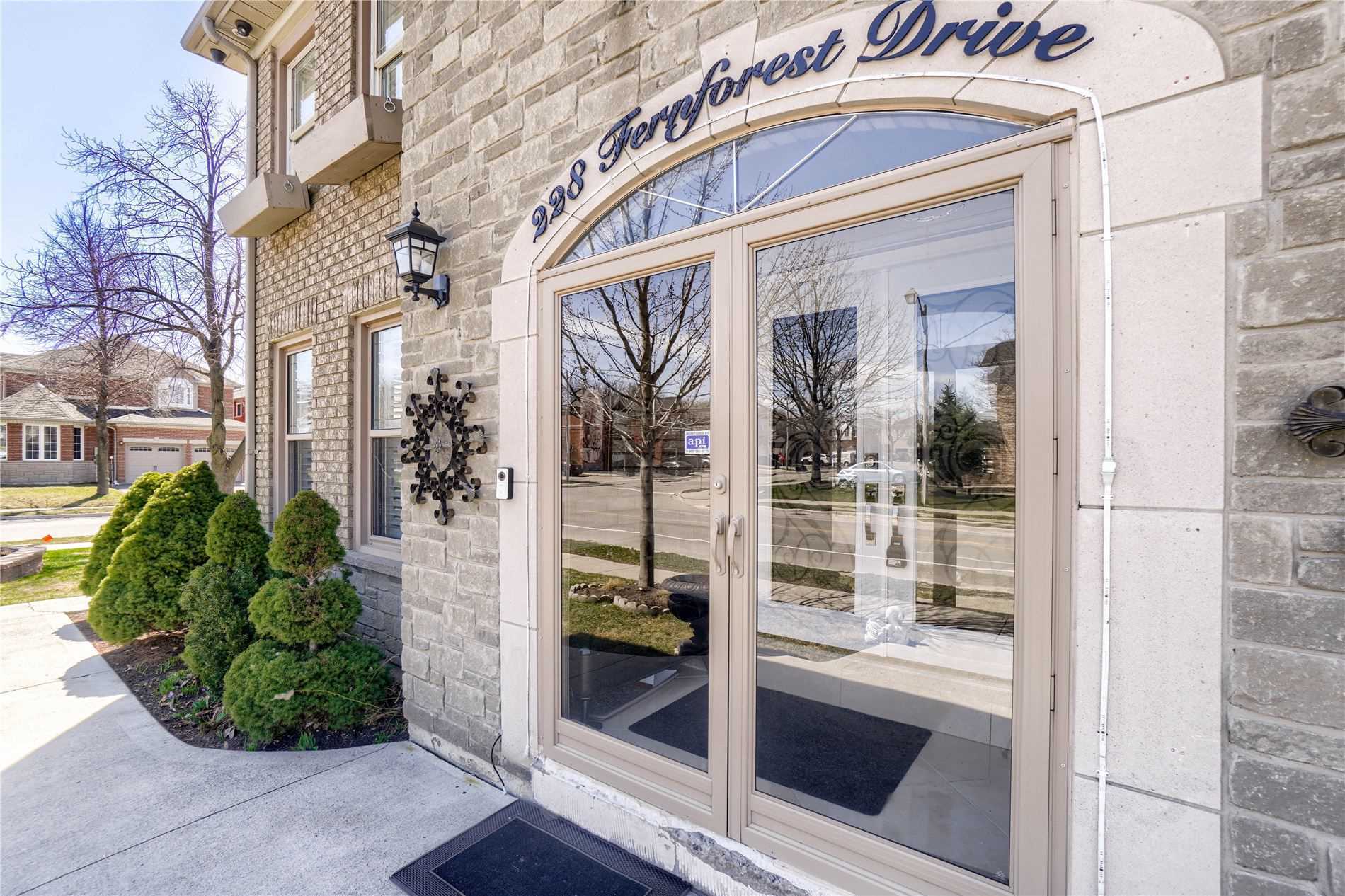 228 Fernforest Dr