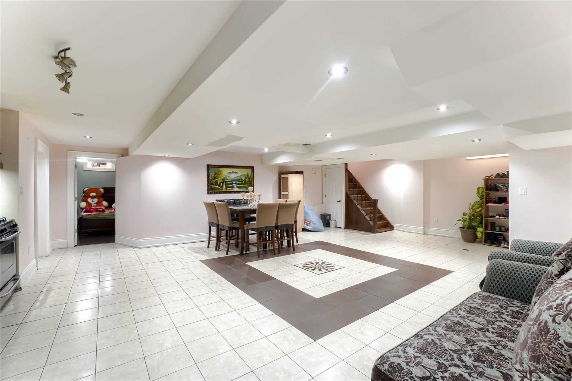 228 Fernforest Dr