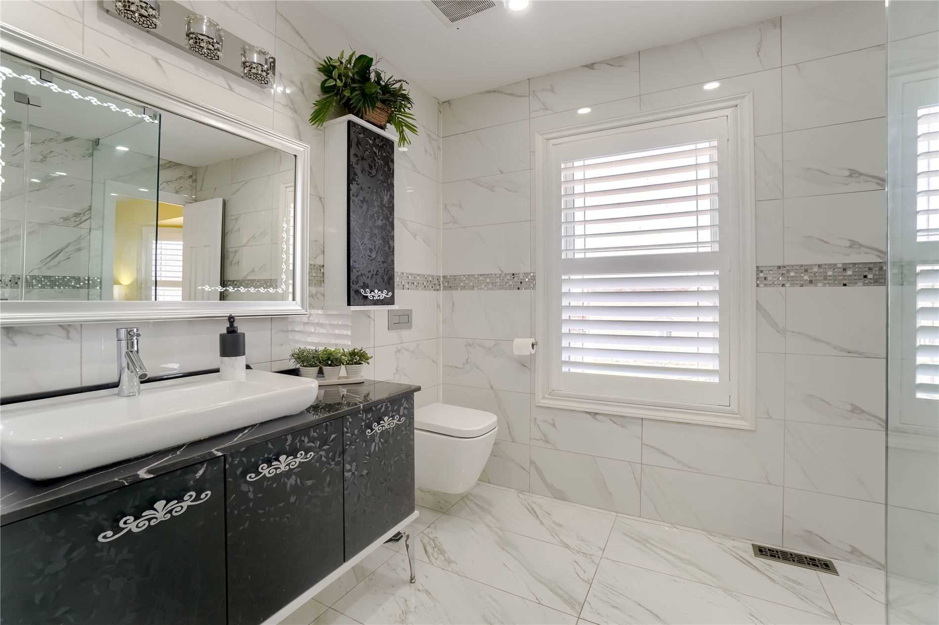 228 Fernforest Dr