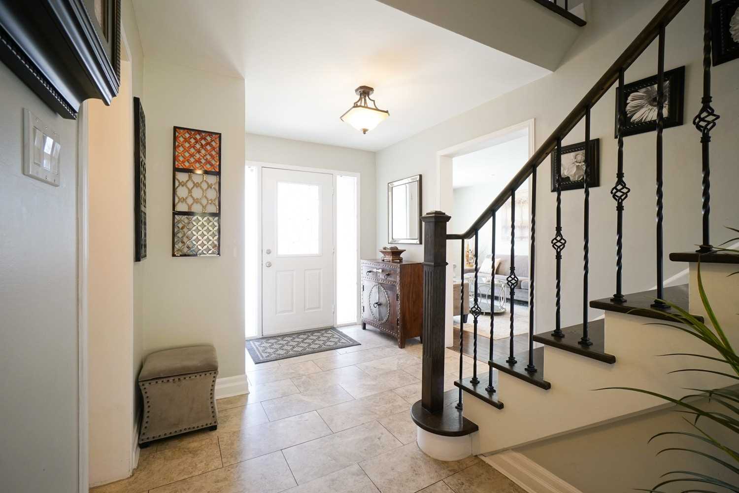 313 Leacock Ave