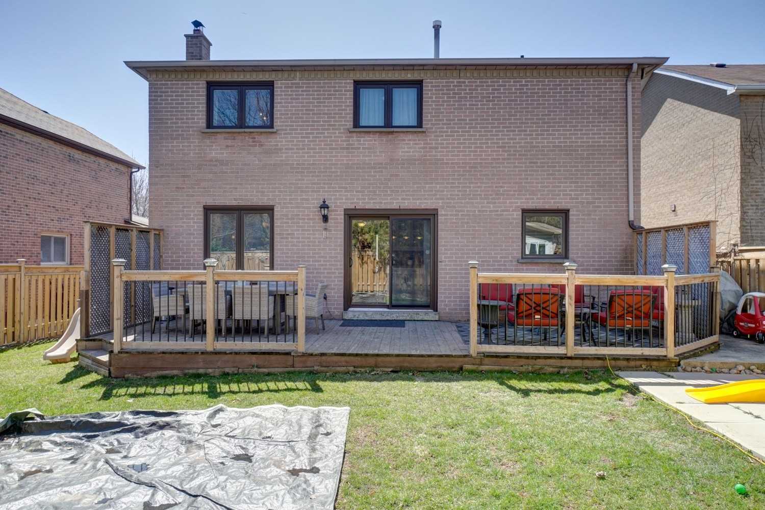 313 Leacock Ave
