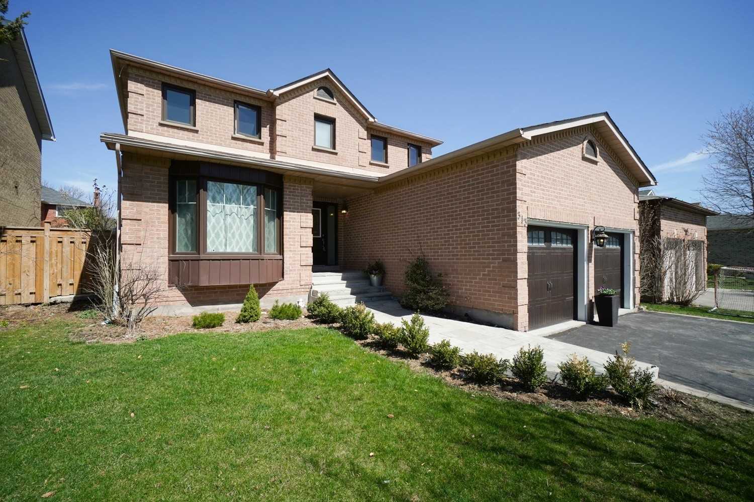 313 Leacock Ave
