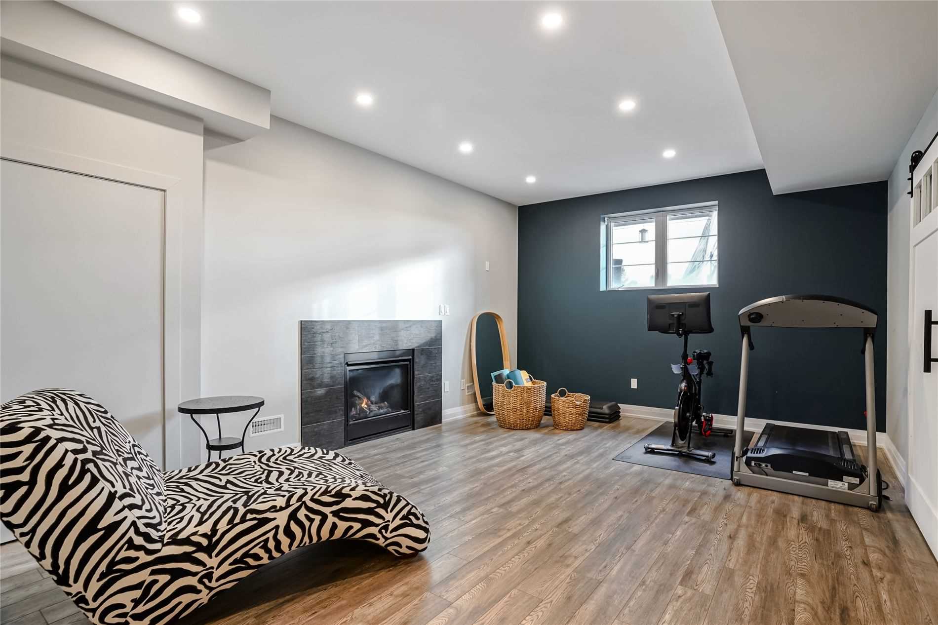 3337 Mintwood Circ