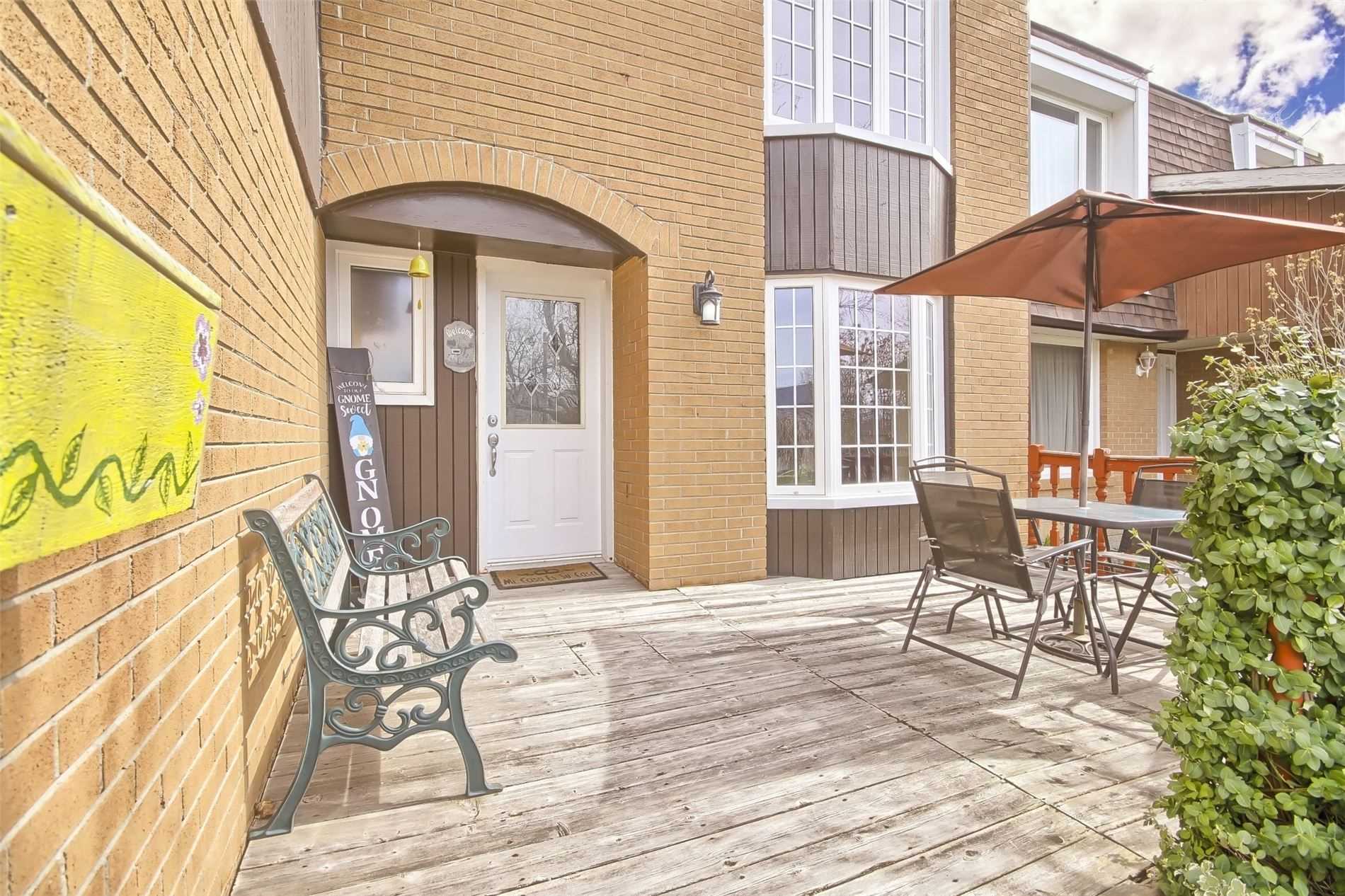 47 Lacewood Cres