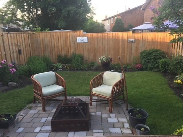 47 Lacewood Cres