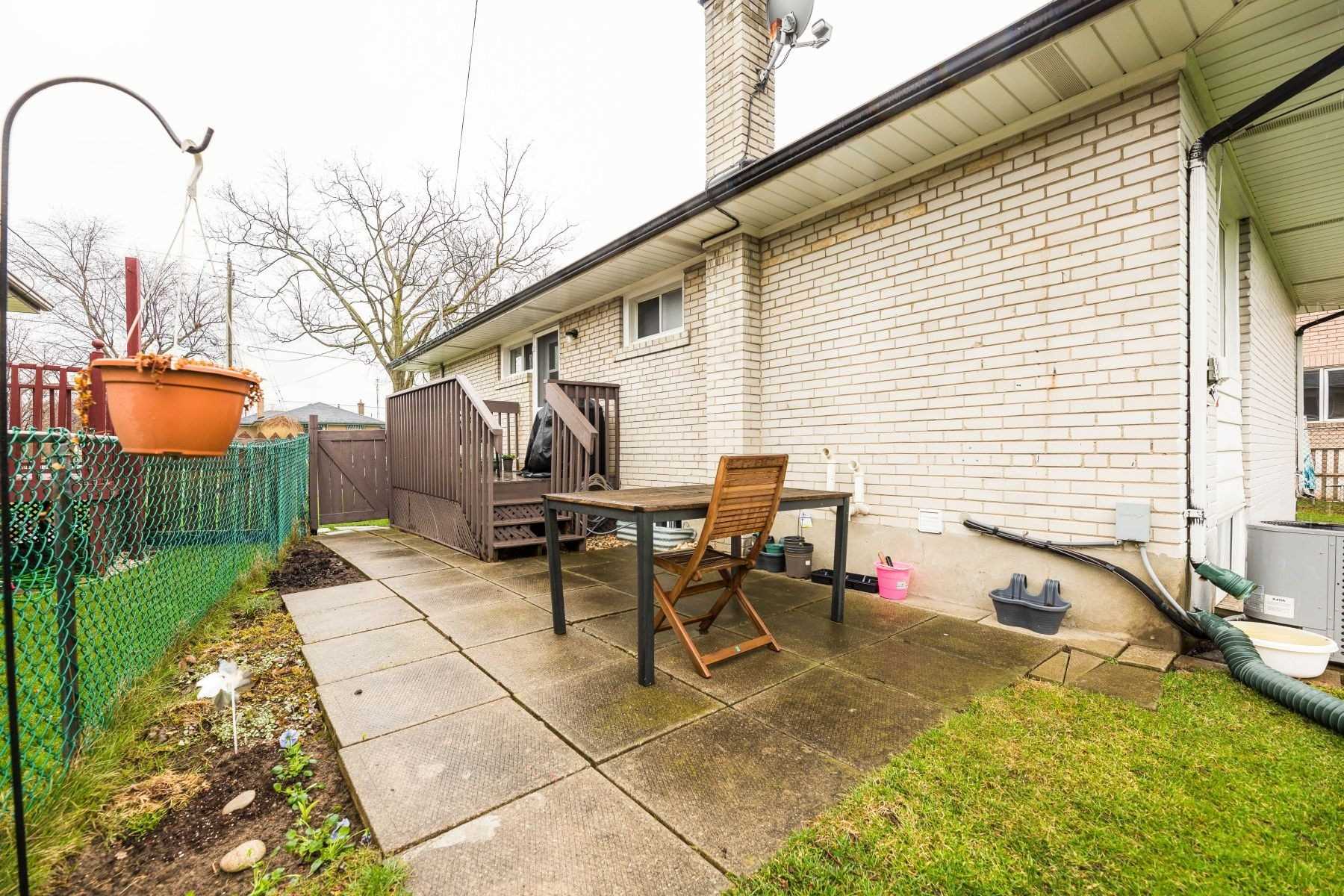 128 Prince Charles Dr