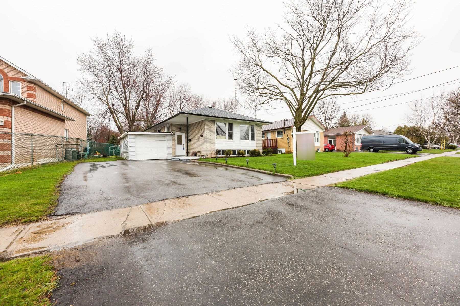 128 Prince Charles Dr