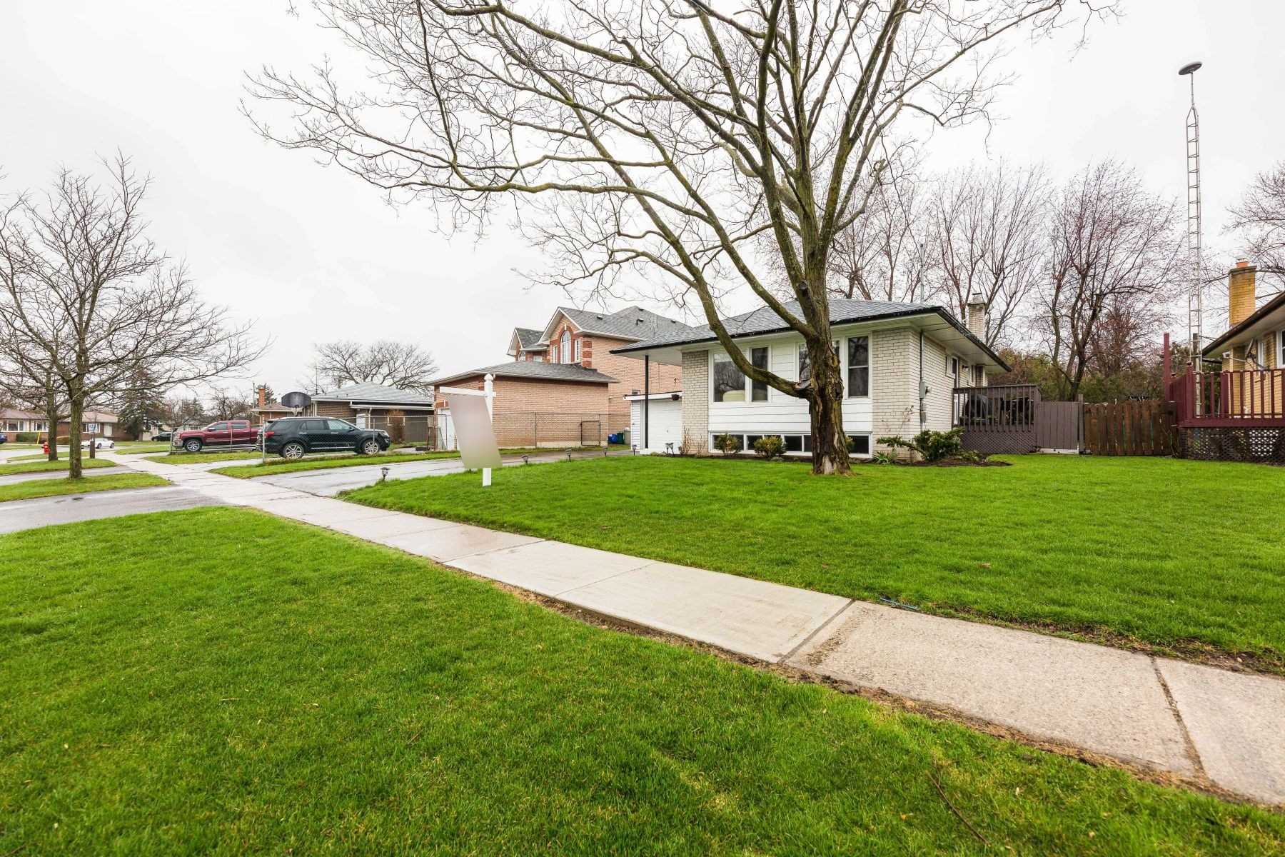 128 Prince Charles Dr