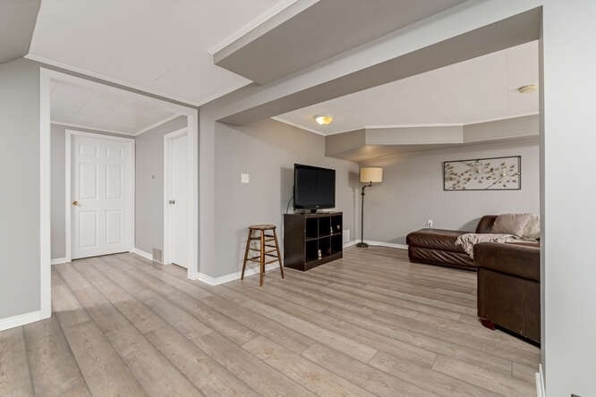 137 Raylawn Cres