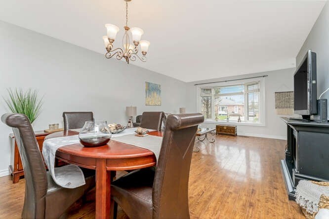 137 Raylawn Cres