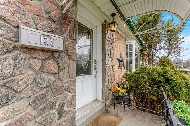 137 Raylawn Cres