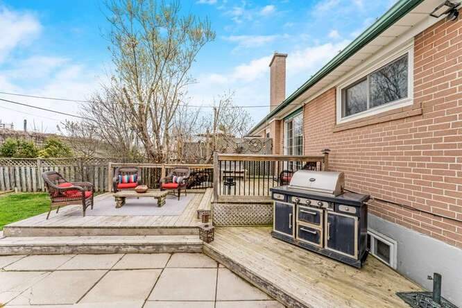 137 Raylawn Cres