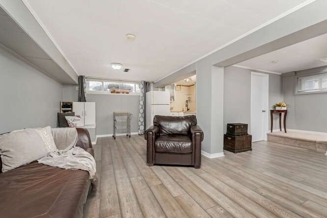 137 Raylawn Cres