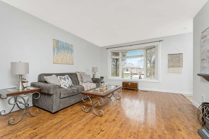 137 Raylawn Cres