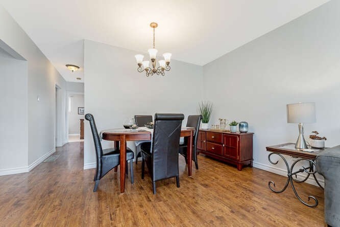 137 Raylawn Cres